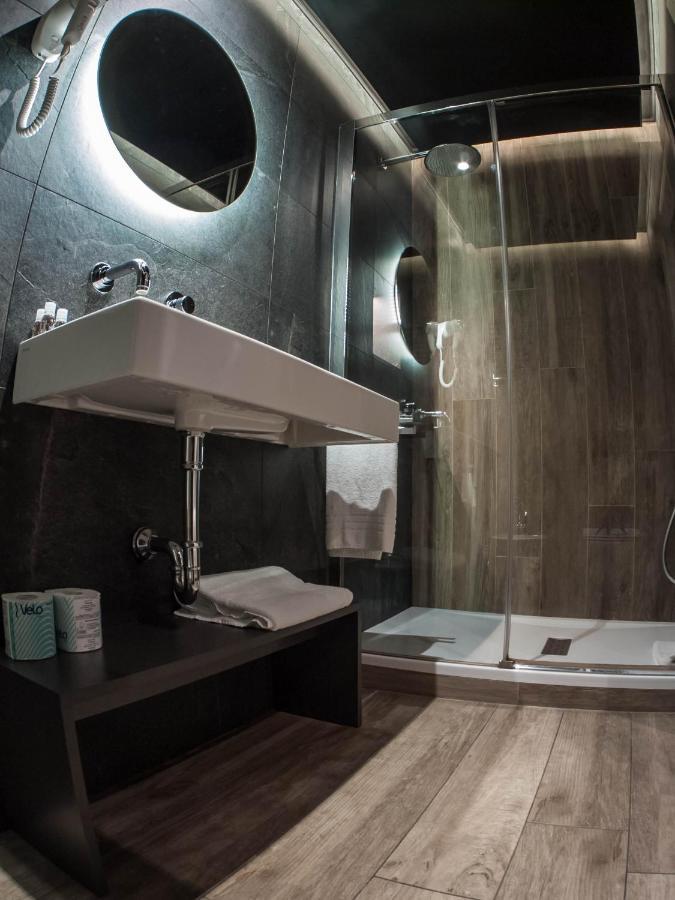 Bed Milano Linate Hotel Exterior foto