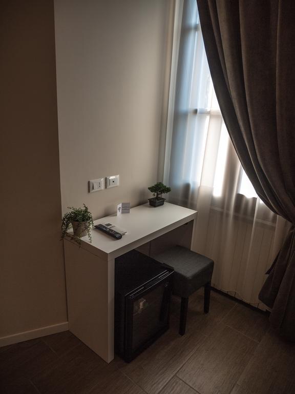 Bed Milano Linate Hotel Exterior foto