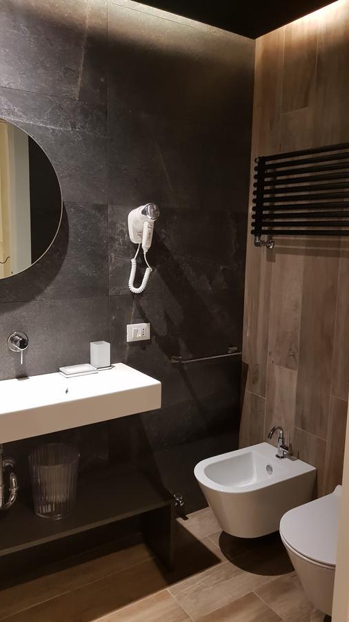 Bed Milano Linate Hotel Exterior foto