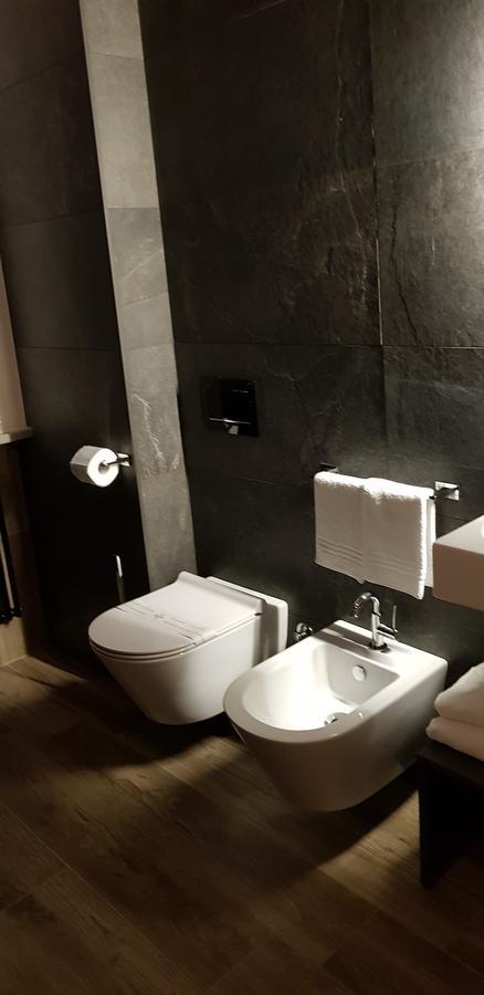 Bed Milano Linate Hotel Exterior foto