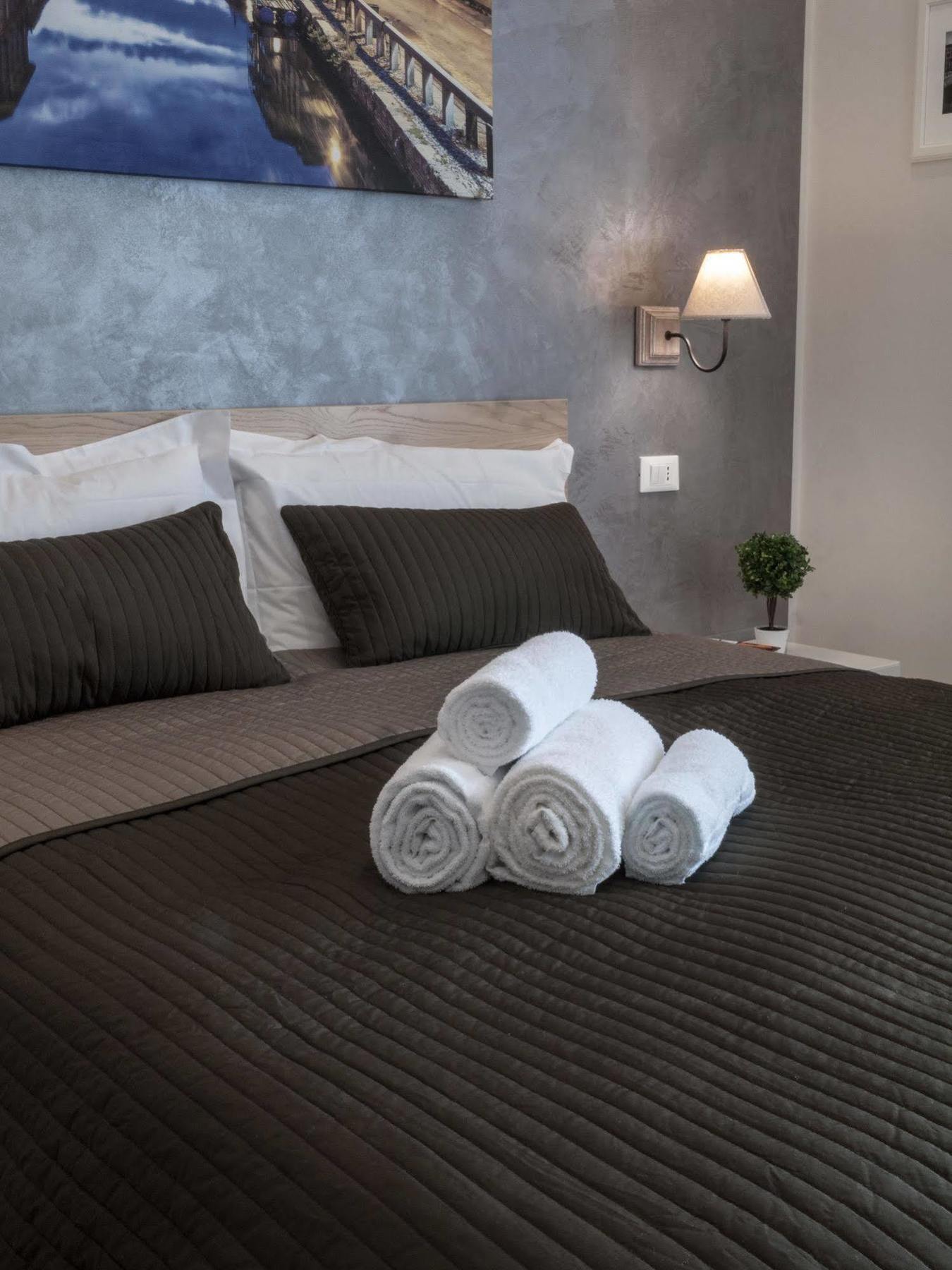 Bed Milano Linate Hotel Exterior foto